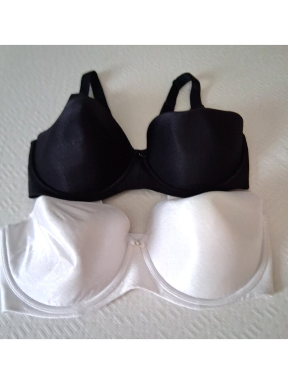 Lot of 2 Vanity Fair 40DD White Black Solid Underwired T-Shirt Bra 76345